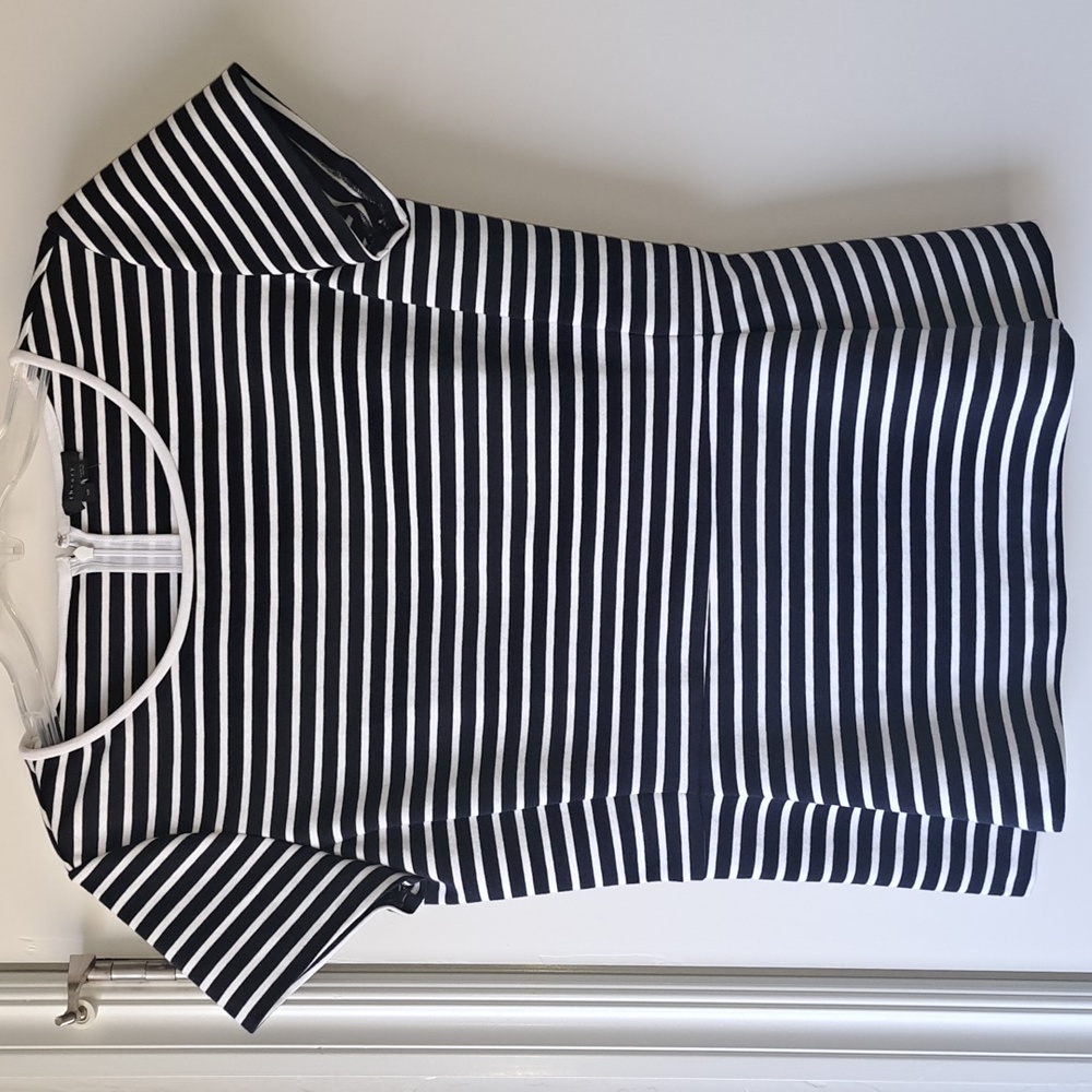 🌿Theory Peplum Top size 10 NWOT